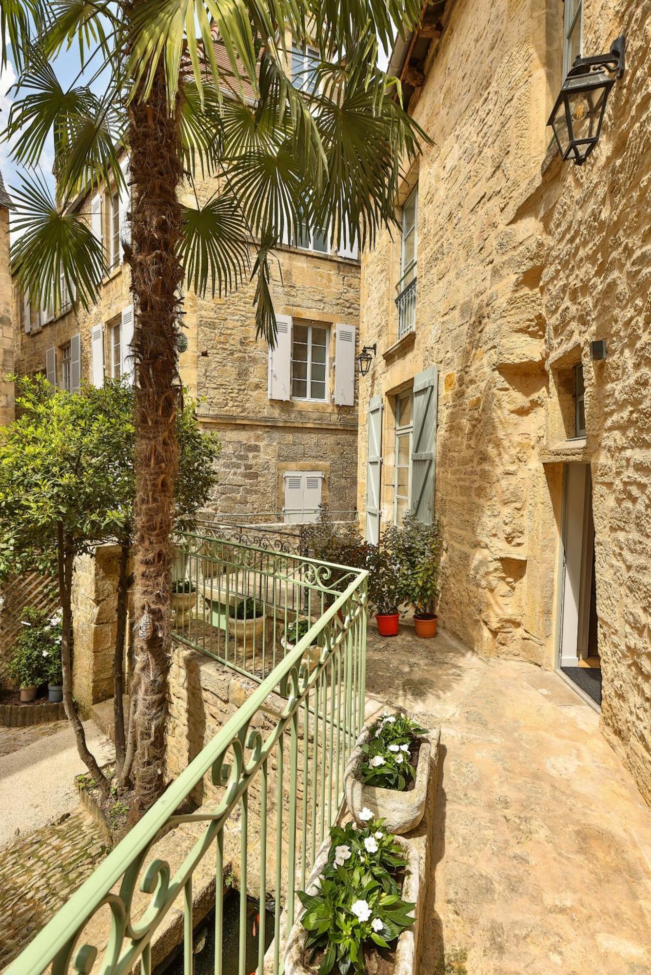 La Villa Des Consuls - Gite De Tourisme De Charme Sarlat-la-Canéda Buitenkant foto